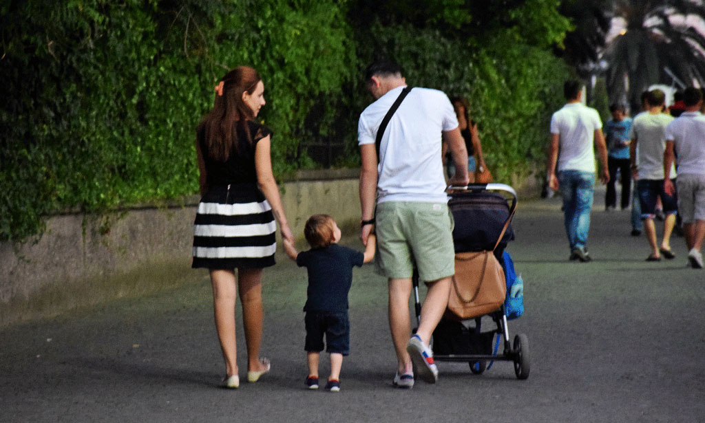 Familjet me fëmijë përballen me rritje rekord të kostove të jetesës